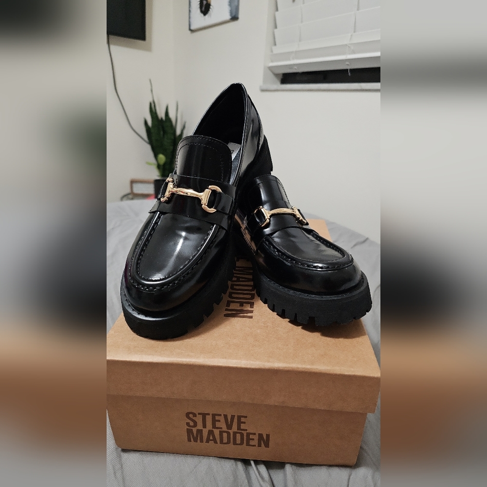 Steve Madden Lando Loafers (Size 9)